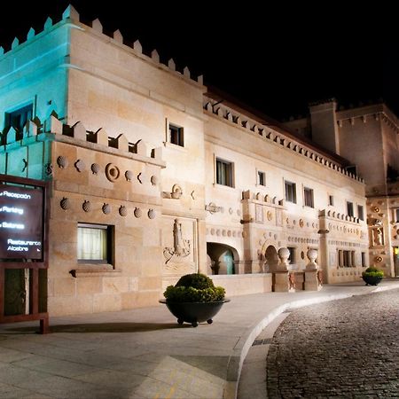 Pazo Los Escudos Hotel Spa & Resort Виго Екстериор снимка The Palace of the Dukes of Alba, the seat of the government of the Community of Madrid.