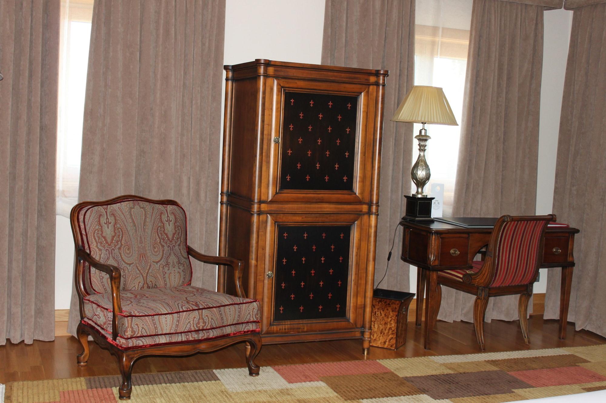 Pazo Los Escudos Hotel Spa & Resort Виго Екстериор снимка A typical room at the hotel