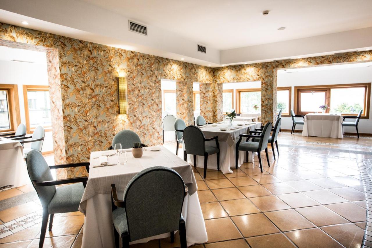 Pazo Los Escudos Hotel Spa & Resort Виго Екстериор снимка Restaurant