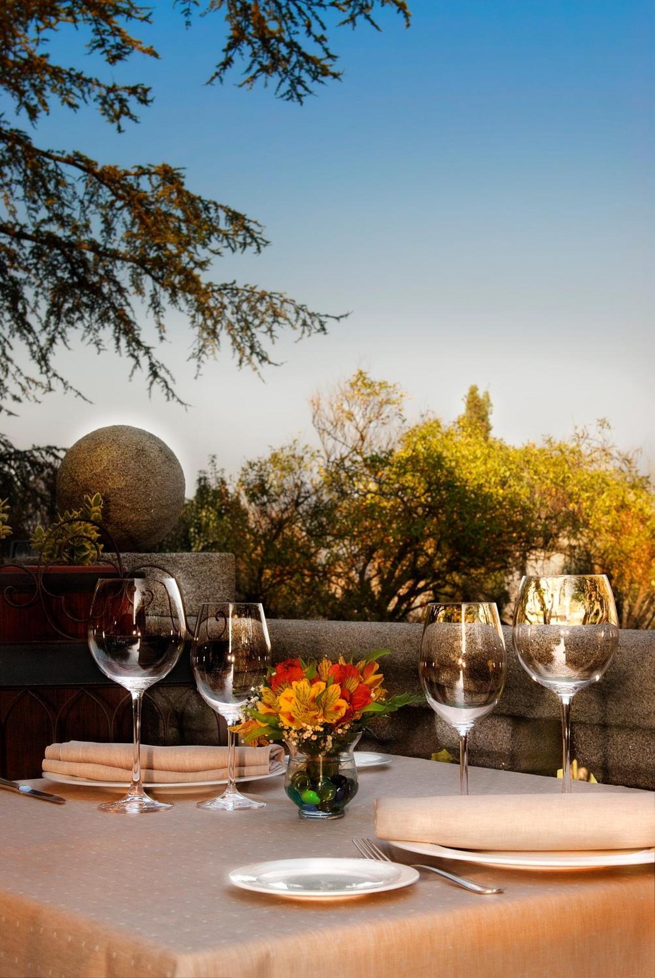 Pazo Los Escudos Hotel Spa & Resort Виго Екстериор снимка Wine at the winery